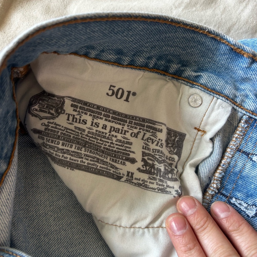 Levi's 501 Women’s Jean Shorts - Picture 2 of 5